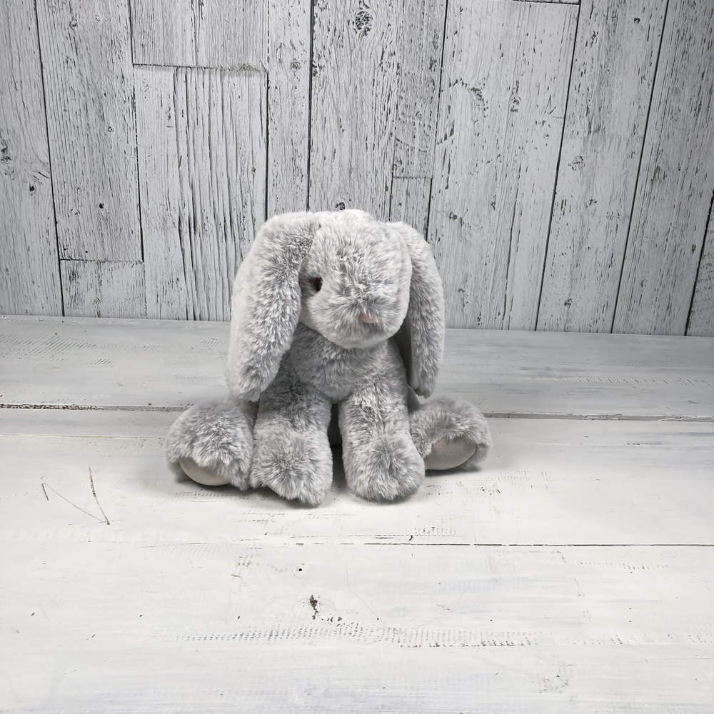 Stormie le petit lapin gris